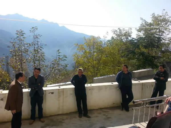 隴運(yùn)集團(tuán)公司董事長、黨委書記李寅祥率相關(guān)人員專程前往精準(zhǔn)扶貧點(diǎn)進(jìn)行深入調(diào)研
