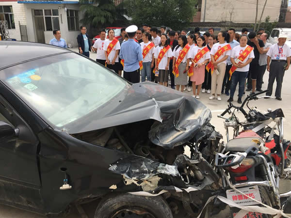 隴南駕校文明交通進(jìn)駕?！拔鍌€一”活動