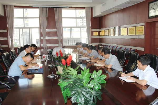 市交通運輸局黨組書記、局長馬潤同志對隴運集團公司全面從嚴治黨及黨風廉政建設進行專題調(diào)研