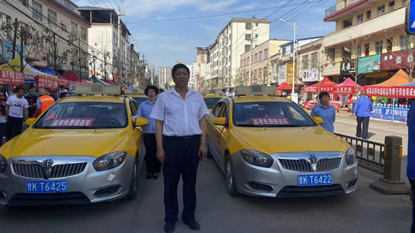 “愛心送考、奉獻社會”---隴運集團在行動