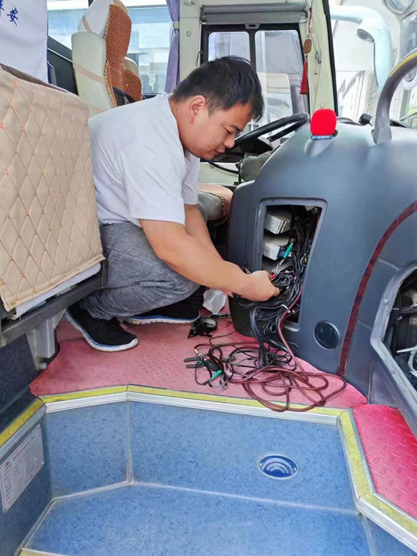 【三抓三促進(jìn)行時(shí)】隴運(yùn)集團(tuán)成縣客運(yùn)公司扎實(shí)開(kāi)展“兩客一?！避?chē)輛動(dòng)態(tài)監(jiān)控專項(xiàng)整治工作