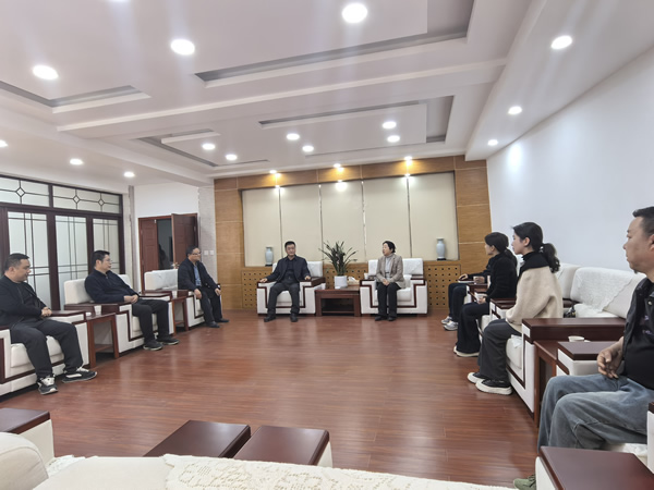 隴運集團潤華旅游客運公司、晟游天下旅行社與隴南師范學院歷史文化與旅游學院達成見習合作意向