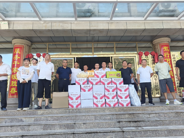 隴南市總工會(huì)在隴運(yùn)集團(tuán)公司開展“夏送清涼”慰問活動(dòng)